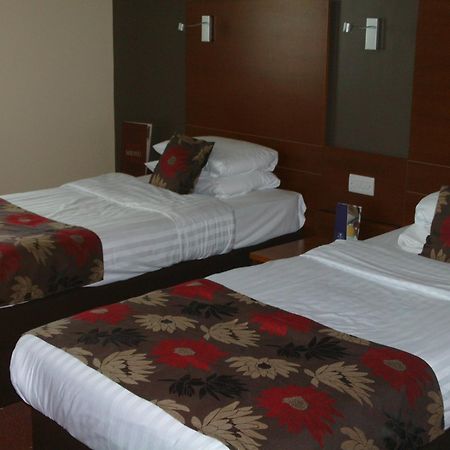 The Wishing Well Hotel Селби Екстериор снимка