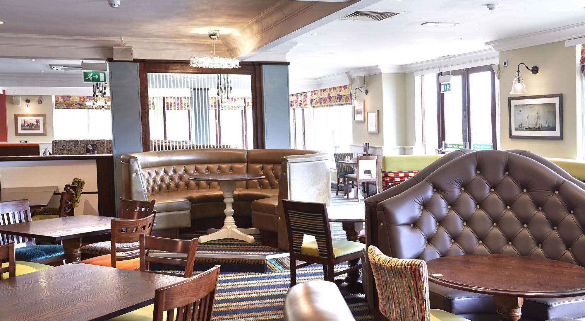 The Wishing Well Hotel Селби Екстериор снимка